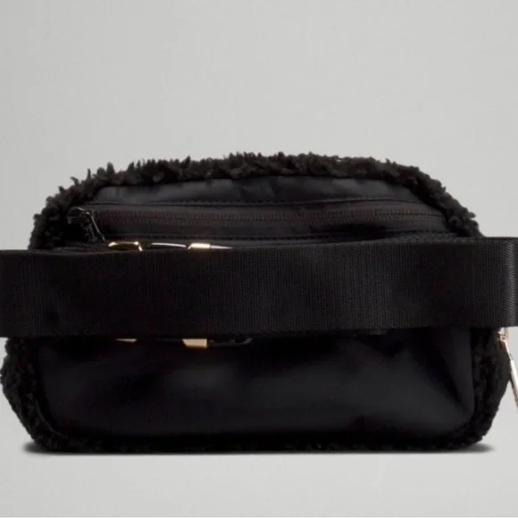 Everywhere BELT BAG Fleece black Fanny Pack LAST CHANCE Lululemon - Picture 8 of 16